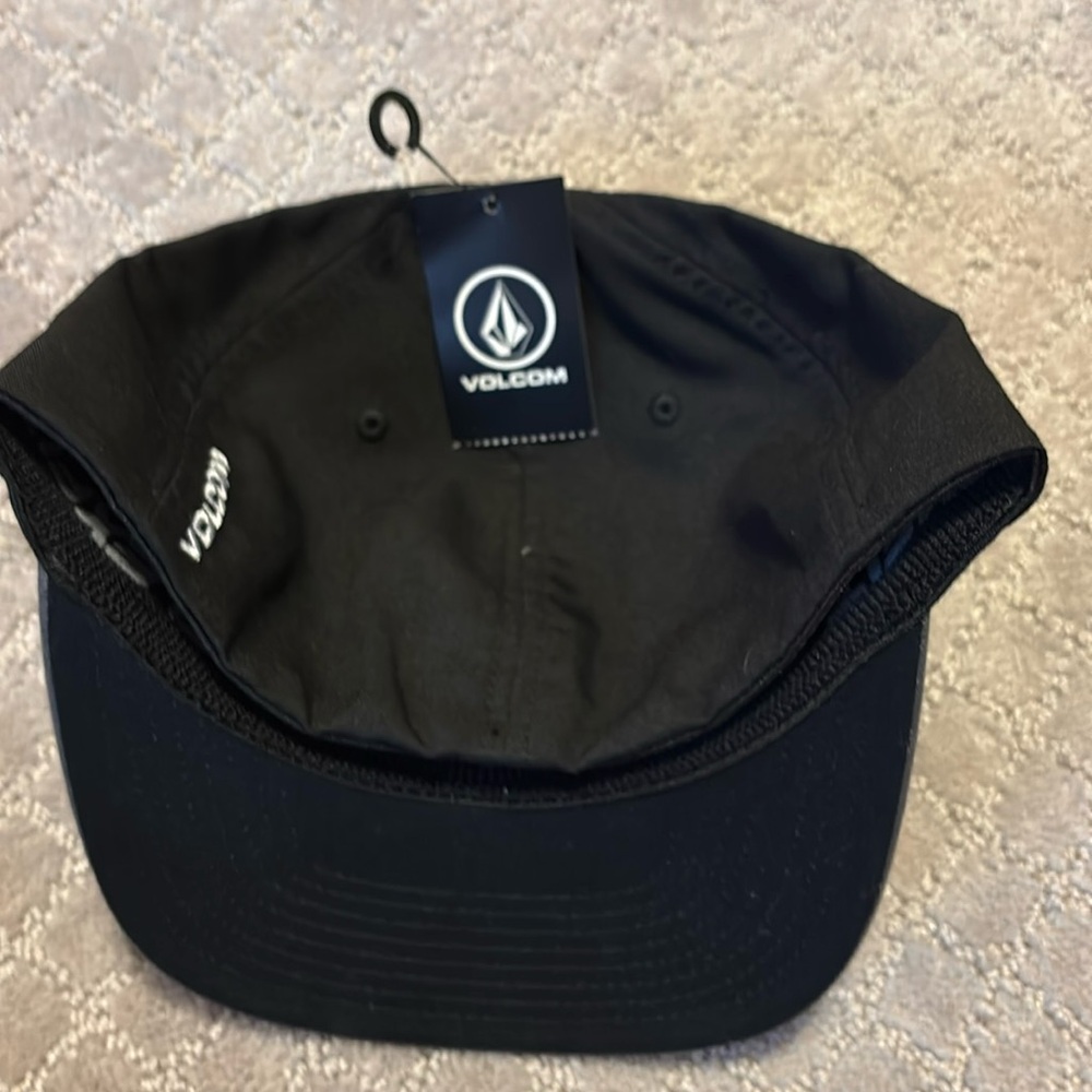 Volcom Fitted Hat - Picture 6 of 9